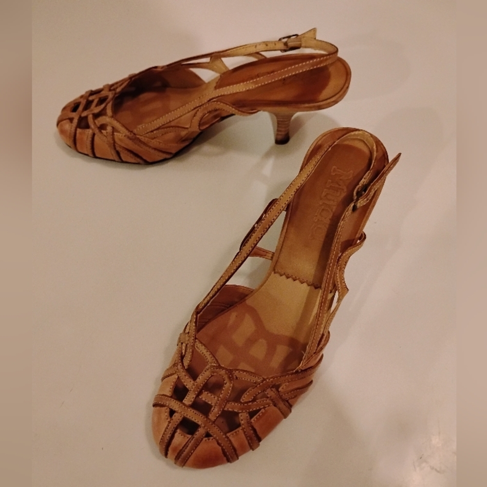 MUDD Radisson Tan Cream Strappy Heels 2.5' Faux Leather Women Size 8.5M